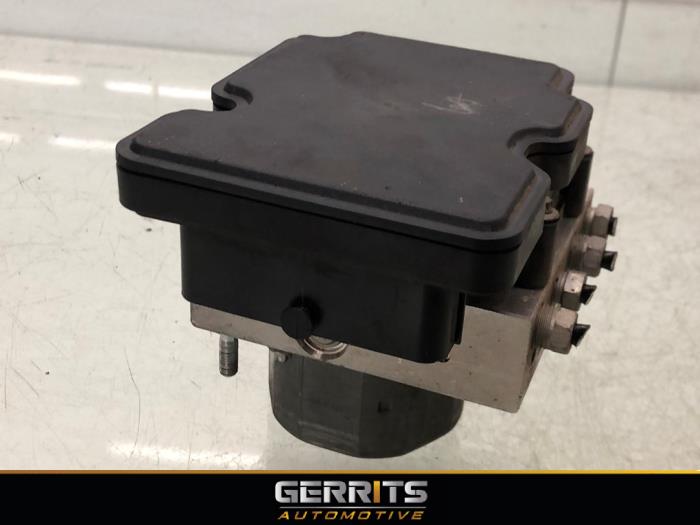 Pompe ABS d'un Opel Meriva (B) 1.4 Turbo 16V Ecotec 2013