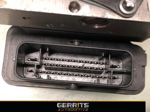 Pompe ABS d'un Opel Meriva (B) 1.4 Turbo 16V Ecotec 2013
