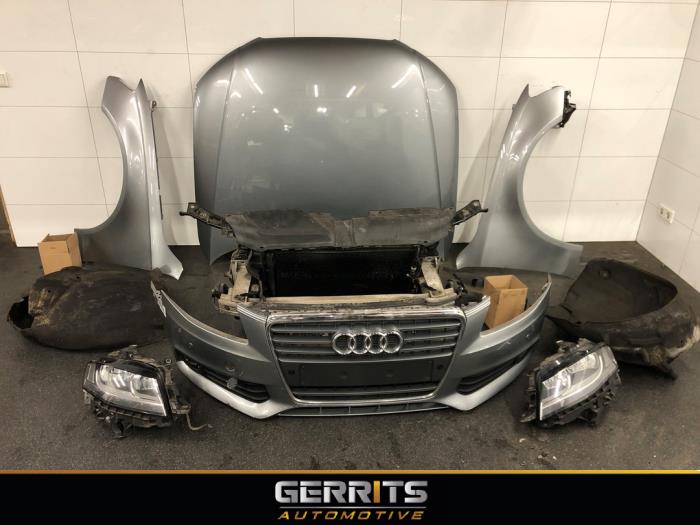 Używane Przód kompletny Audi A4 Avant (B8) 1.8 TFSI 16V Cena € 1.599,99 Procedura marży oferowane przez Gerrits Automotive BV
