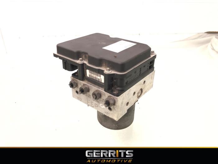 Begagnade ABS-pump Audi A4 Avant (B8) 1.8 TFSI 16V Pris € 149,99 Marginaltabell erbjuds av Gerrits Automotive BV