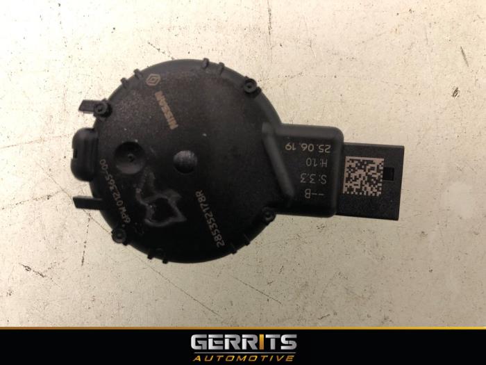 Begagnade Regnsensor Renault Twingo III (AH) 1.0 SCe 75 12V Pris € 19,99 Marginaltabell erbjuds av Gerrits Automotive BV