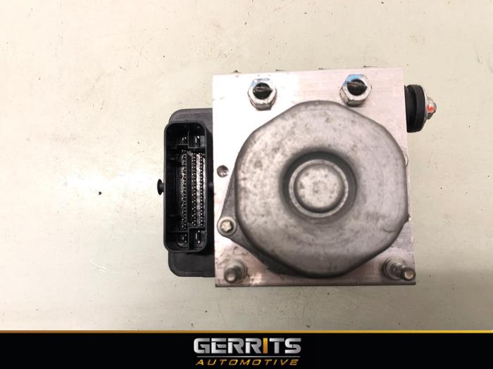 Begagnade ABS-pump Mitsubishi Space Star (A0) 1.0 12V Pris € 69,99 Marginaltabell erbjuds av Gerrits Automotive BV