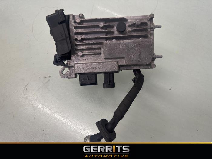 Used Start/Stop computer Peugeot 308 SW (L4/L9/LC/LJ/LR) 1.2 12V e-THP PureTech 130 Price € 49,99 Margin scheme offered by Gerrits Automotive BV