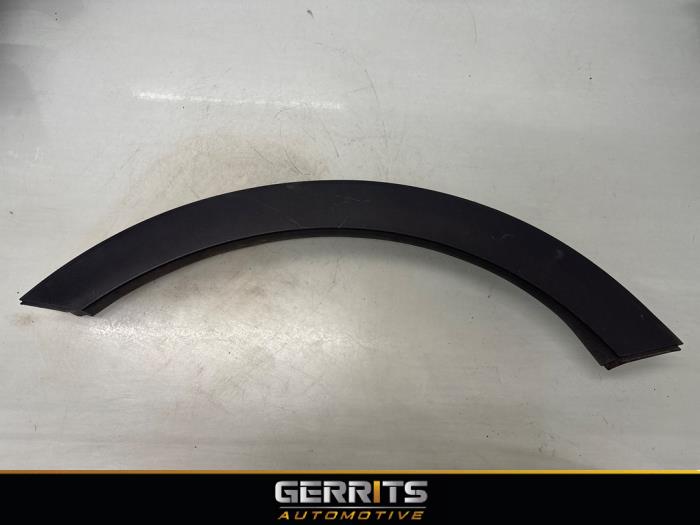 Rear wheel arch trim