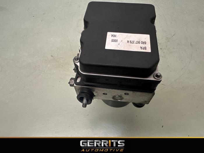 ABS Pumpe van een Seat Ibiza IV SC (6J1) 1.6 16V 2009