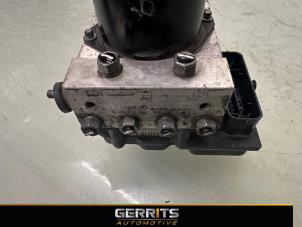ABS Pumpe van een Seat Ibiza IV SC (6J1) 1.6 16V 2009