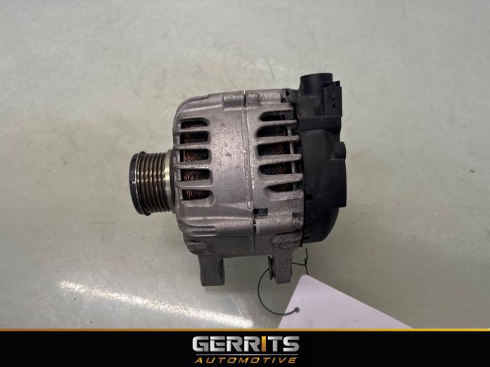 Usagé Dynamo Opel Corsa F (UB/UH/UP) 1.2 12V 75 Prix € 44,99 Règlement à la marge proposé par Gerrits Automotive BV