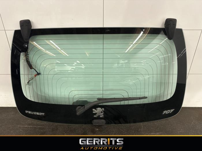 Begagnade Baklucka Peugeot 107 1.0 12V Pris € 74,99 Marginaltabell erbjuds av Gerrits Automotive BV