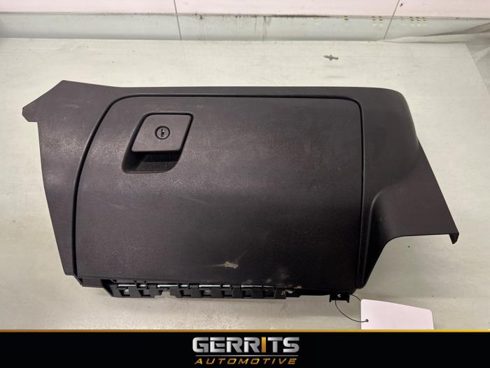 Begagnade Handskfack Opel Combo 1.6 CDTI 16V Pris € 30,24 Inklusive moms erbjuds av Gerrits Automotive BV