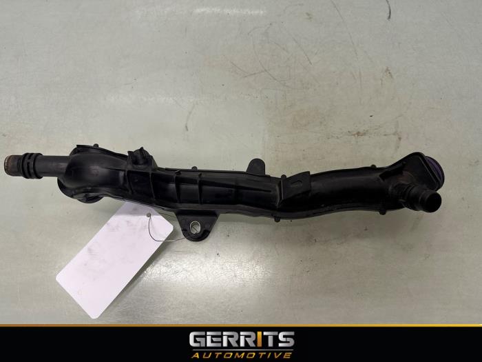 Begagnade Vattenrör Peugeot 308 SW (L4/L9/LC/LJ/LR) 1.2 12V e-THP PureTech 130 Pris € 19,99 Marginaltabell erbjuds av Gerrits Automotive BV