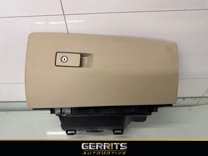 Begagnade Handskfack Volvo S80 (AR/AS) 2.4 D5 20V 205 Pris € 34,95 Marginaltabell erbjuds av Gerrits Automotive BV