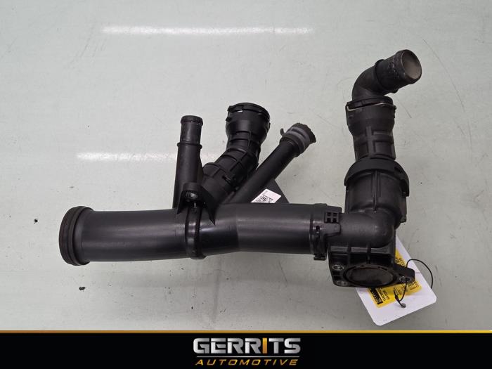 Usagé Boîtier thermostat Skoda Superb Combi (3V5) 1.6 TDI Prix € 24,99 Règlement à la marge proposé par Gerrits Automotive BV