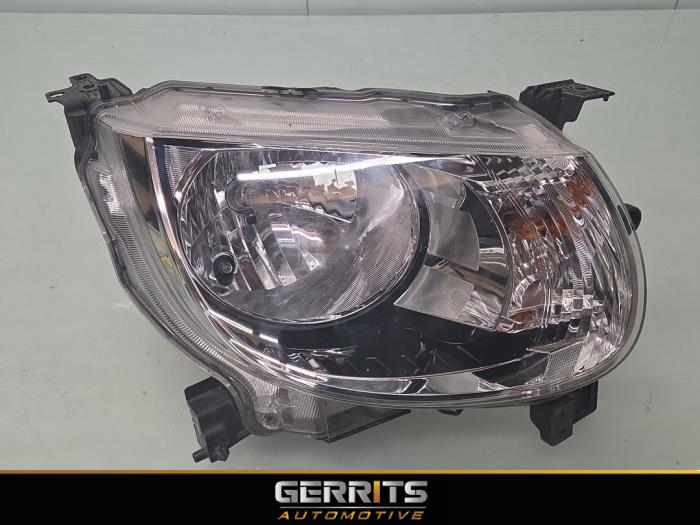 Używane Reflektor prawy Suzuki Ignis (MF) 1.2 Dual Jet 16V Cena € 99,99 Procedura marży oferowane przez Gerrits Automotive BV