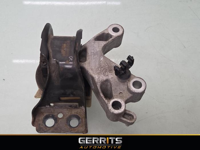 Used Engine mount Dacia Dokker (0S) 1.2 TCE 16V Price € 19,99 Margin scheme offered by Gerrits Automotive BV