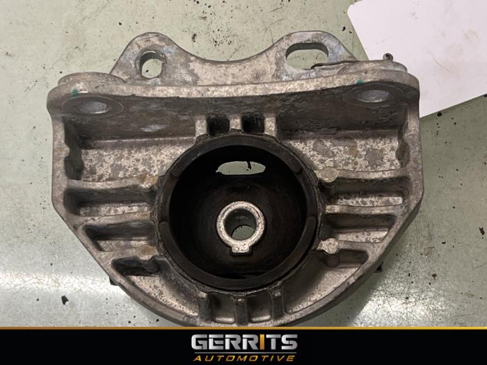 Used Engine mount Dacia Spring 45 Price € 39,99 Margin scheme offered by Gerrits Automotive BV