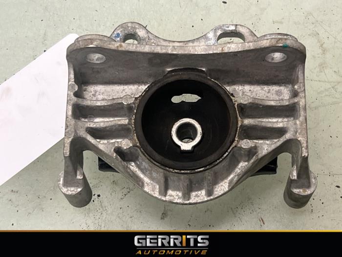 Used Engine mount Dacia Spring 45 Price € 39,99 Margin scheme offered by Gerrits Automotive BV
