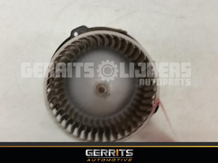 Heating and ventilation fan motor from a Opel Frontera (6B) 2.2 DTI 16V Wagon 2003