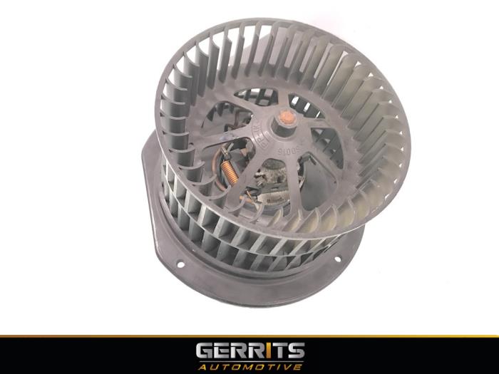 Heating and ventilation fan motor from a Seat Alhambra (7V8/9) 2.0 2003