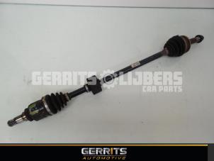 Usagé Cardan droit (transmission) Toyota Yaris (P1) Prix € 21,98 Règlement à la marge proposé par Gerrits Automotive