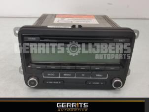 Usados Reproductor de CD y radio Volkswagen Golf VI (5K1) 1.4 TSI 122 16V Precio € 49,50 Norma de margen ofrecido por Gerrits Automotive