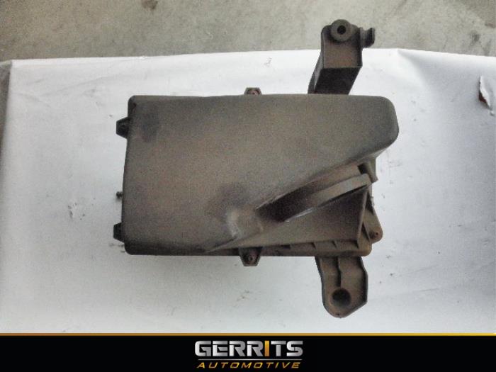Begagnade Luftfilterhus Volvo V50 (MW) 2.0 D 16V Pris € 25,30 Marginaltabell erbjuds av Gerrits Automotive BV