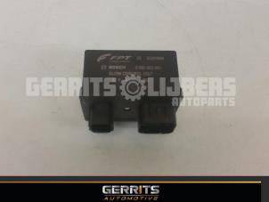 Used Glow plug relay Opel Combo 1.6 CDTI 16V Price € 26,60 Inclusive VAT offered by Gerrits Automotive