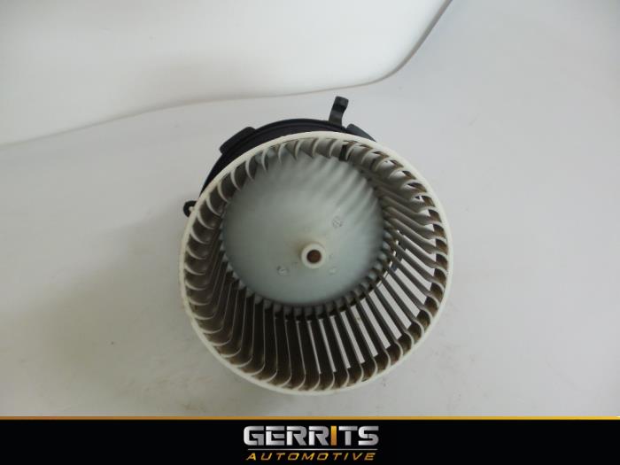 Heating and ventilation fan motor from a Fiat Panda (169) 1.2 Fire 2007
