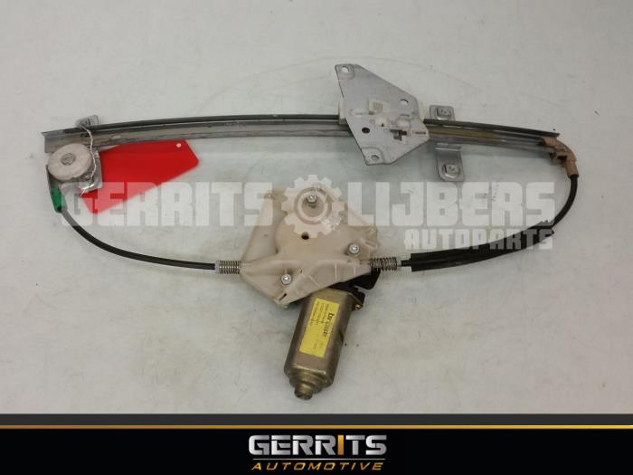 Window mechanism 4-door, front right Volvo V40 1.9 D - 113137