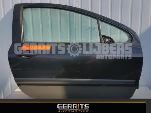 Usados Puerta 2 puertas derecha Peugeot 307 (3A/C/D) 1.4 Precio € 44,00 Norma de margen ofrecido por Gerrits Automotive