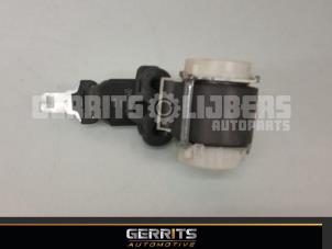 Used Rear seatbelt, centre Renault Clio III (BR/CR) 1.6 16V Price € 21,98 Margin scheme offered by Gerrits Automotive