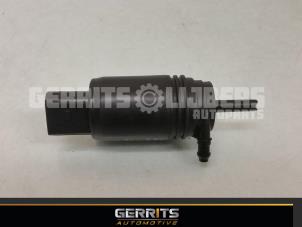 Used Windscreen washer pump BMW 3 serie (F30) 328i 2.0 16V Price € 21,98 Margin scheme offered by Gerrits Automotive