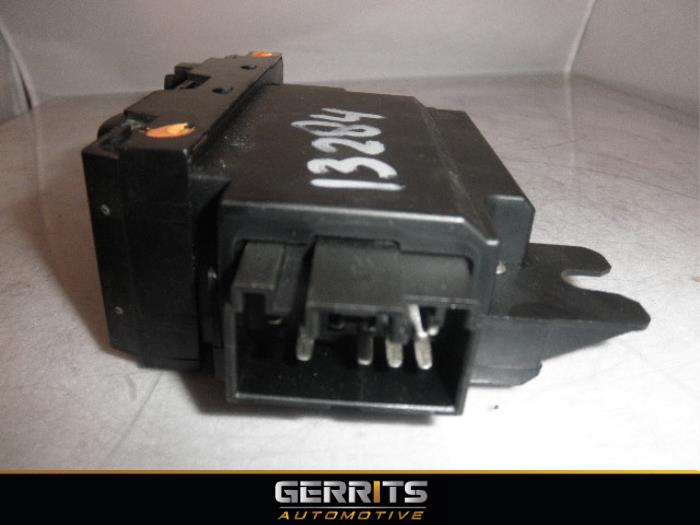 Electric window switch from a Volvo V70 (SW) 2.4 D 20V 2005