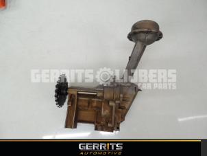 Used Oil pump Renault Clio Price € 25,30 Margin scheme offered by Gerrits Automotive