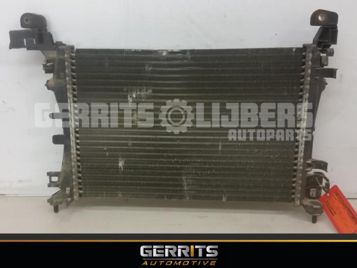 Usagé Radiateur Fiat Grande Punto (199) 1.4 Prix € 21,98 Règlement à la marge proposé par Gerrits Automotive BV