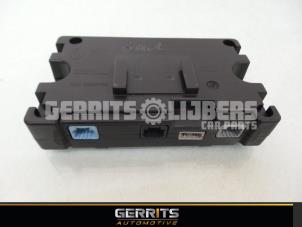 Used Radio module Renault Clio III (BR/CR) 1.6 16V Price € 113,30 Margin scheme offered by Gerrits Automotive