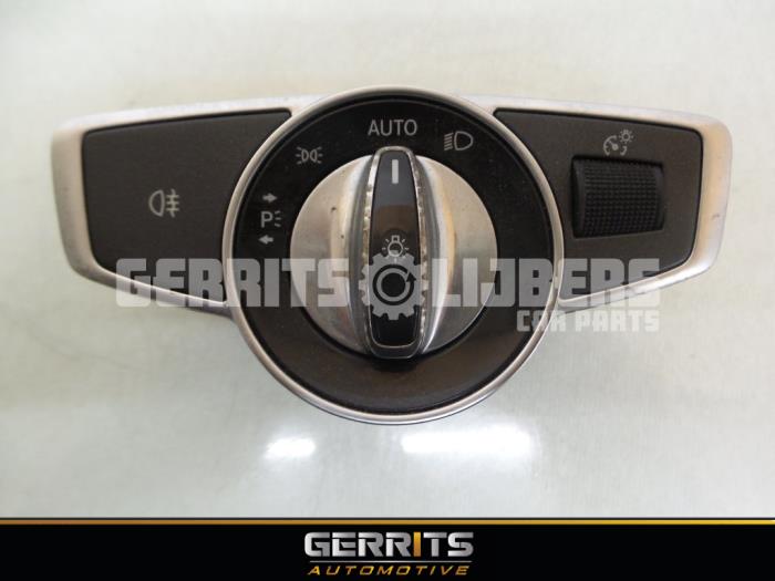 Przelacznik swiatel z Mercedes-Benz C (W205) C-63 AMG S,Edition 1 4.0 V8 Biturbo 2015