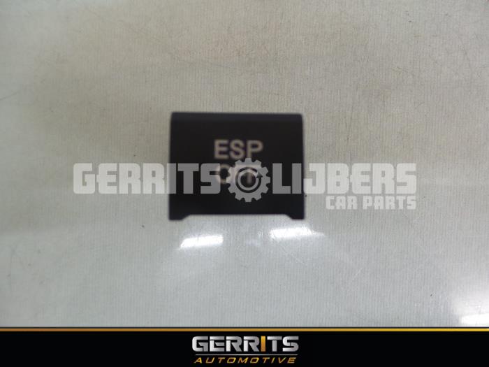 Usados Interruptor ESP Hyundai i30 (FD) 1.6 CVVT 16V Precio € 19,99 Norma de margen ofrecido por Gerrits Automotive BV