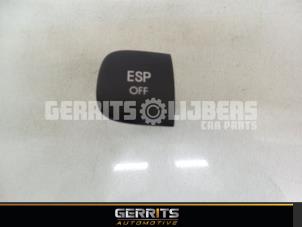 Używane Przelacznik ESP Kia Sportage Cena € 19,99 Procedura marży oferowane przez Gerrits Automotive