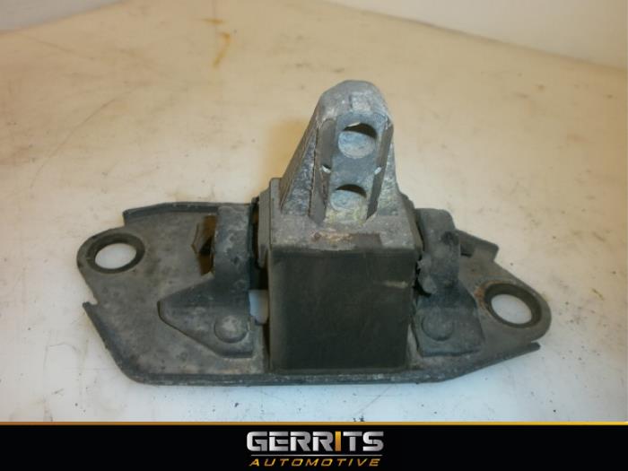 Used Engine mount Volvo S80 (TR/TS) 2.4 20V 140 Price € 21,98 Margin scheme offered by Gerrits Automotive BV
