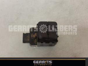 Used Seat heating switch Opel Karl 1.0 12V Price € 21,98 Margin scheme offered by Gerrits Automotive
