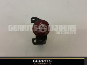 Gebrauchte Panikbeleuchtung Schalter Mitsubishi Colt Preis € 21,98 Margenregelung angeboten von Gerrits Automotive