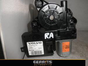 Used Central door locking module Volvo V50 (MW) 2.0 D 16V Price € 37,40 Margin scheme offered by Gerrits Automotive