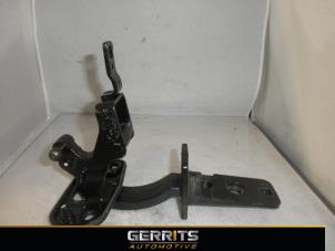 Used Tailgate hinge Volvo XC70 (BZ) 2.4 D 20V AWD Price € 21,98 Margin scheme offered by Gerrits Automotive