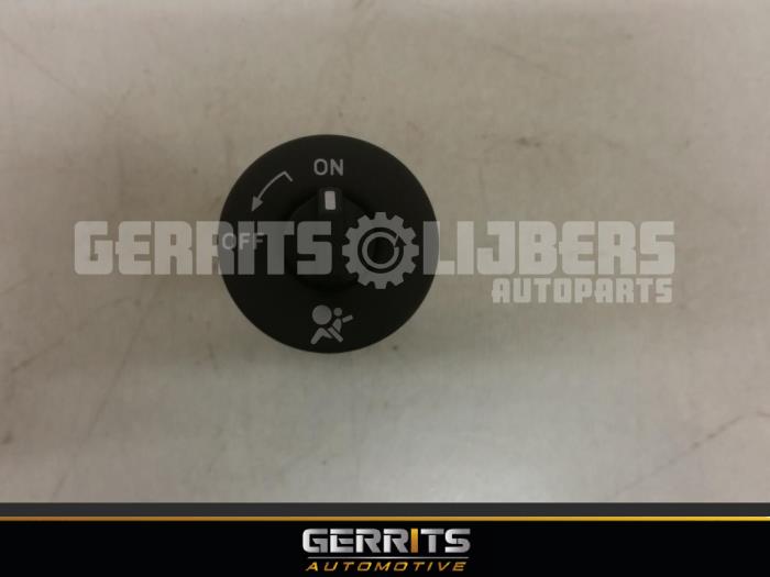 Airbag lock from a Renault Megane III Grandtour (KZ) 1.5 dCi 110 2012