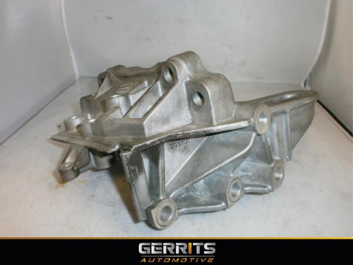 Used Engine mount Volvo V70 (BW) 1.6 T4 16V Price € 21,98 Margin scheme offered by Gerrits Automotive BV