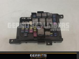 Usagé Boîte à fusibles Kia Carens III (FG) 2.0 CRDI VGT 16V Prix € 21,98 Règlement à la marge proposé par Gerrits Automotive