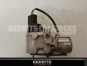 Used Master cylinder Toyota Prius (NHW20) 1.5 16V Price € 34,10 Margin scheme offered by Gerrits Automotive
