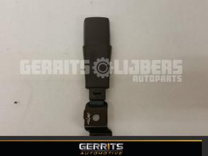 Used Rear seatbelt buckle, right Toyota Prius (NHW20) 1.5 16V Price € 21,98 Margin scheme offered by Gerrits Automotive