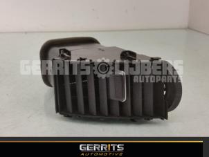 Used Dashboard vent Toyota Prius (NHW20) 1.5 16V Price € 21,98 Margin scheme offered by Gerrits Automotive