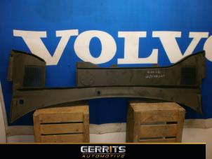 Usagé Paravent Volvo V70 (BW) 2.5 T 20V Prix € 27,50 Règlement à la marge proposé par Gerrits Automotive